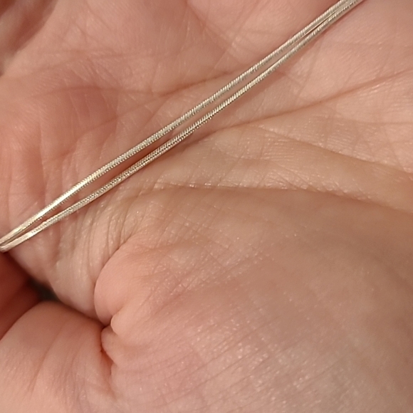 Sterling silver twist pebble design necklace - Picture 4 of 9